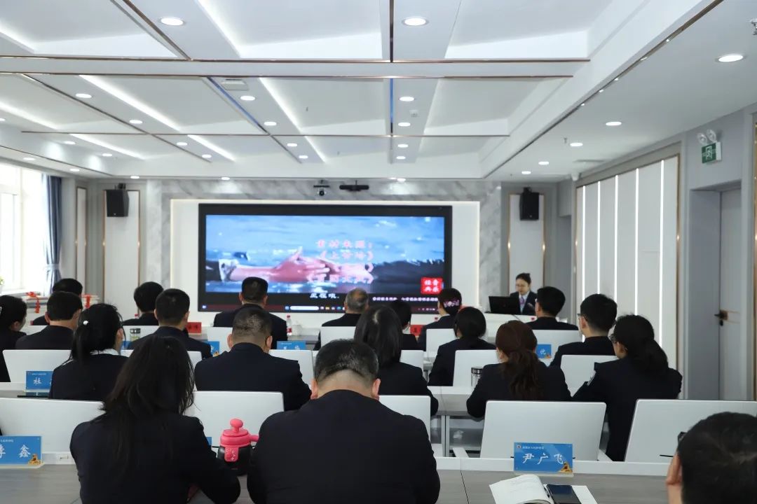 党建联动凝书香，党史教育“声”入心